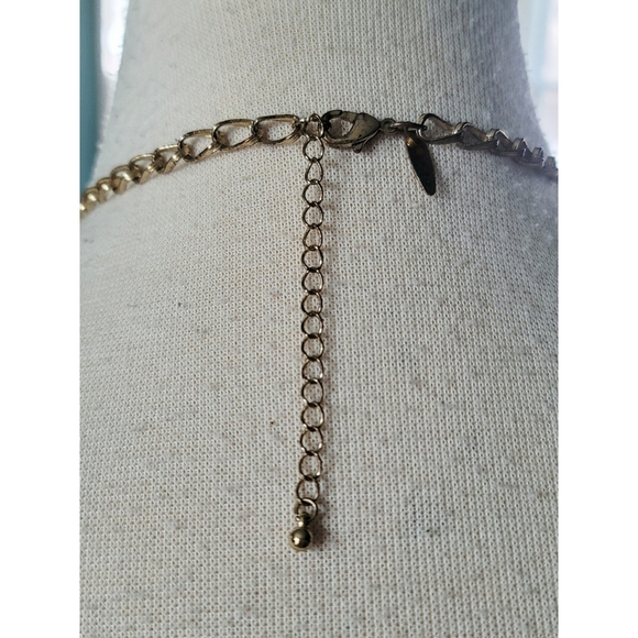 Elegant Black Statement Necklace - Picture 4 of 4